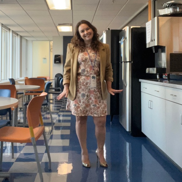 Welcome! Meet your Posher, Rachel & like to bookmark - Picture 8 of 8